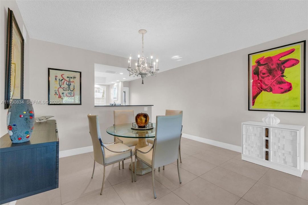 待售: $158,000 (2 贝兹, 2 浴室, 1156 平方英尺)