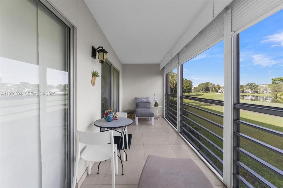 待售: $158,000 (2 贝兹, 2 浴室, 1156 平方英尺)