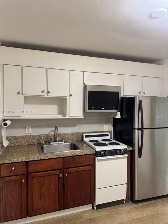 出租: $1,450 (1 贝兹, 1 浴室, 0 平方英尺)