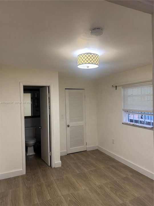 出租: $1,450 (1 贝兹, 1 浴室, 0 平方英尺)