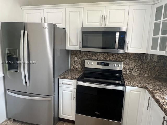 На продажу: $299,000 (2 спален, 2 ванн, 775 Квадратных фут)