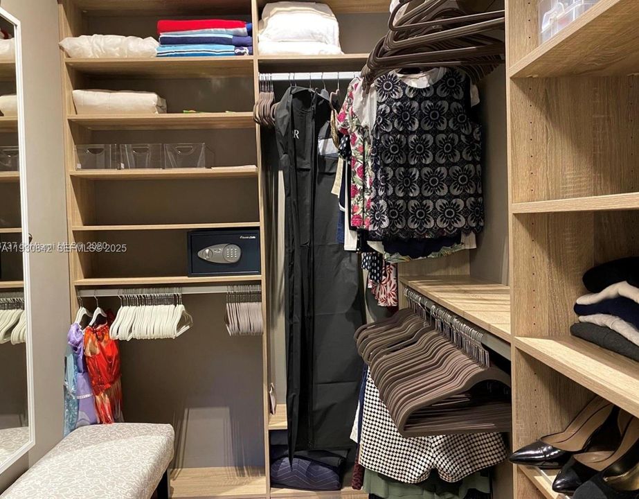 出租: $3,800 (2 贝兹, 2 浴室, 1257 平方英尺)