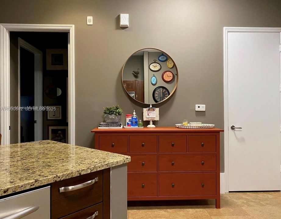 出租: $3,800 (2 贝兹, 2 浴室, 1257 平方英尺)