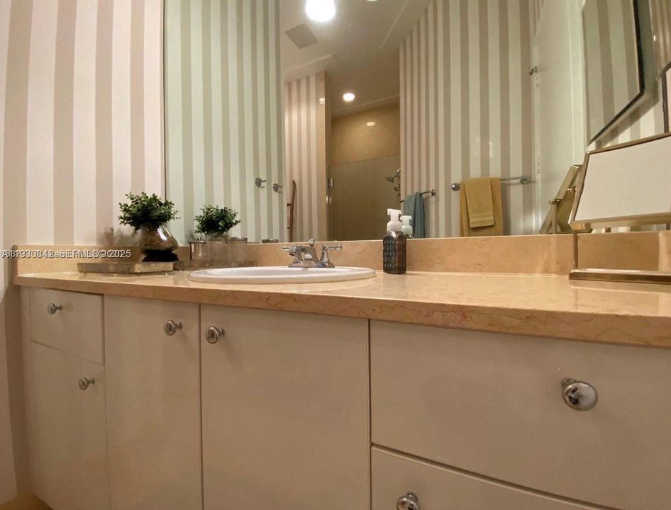 出租: $3,800 (2 贝兹, 2 浴室, 1257 平方英尺)