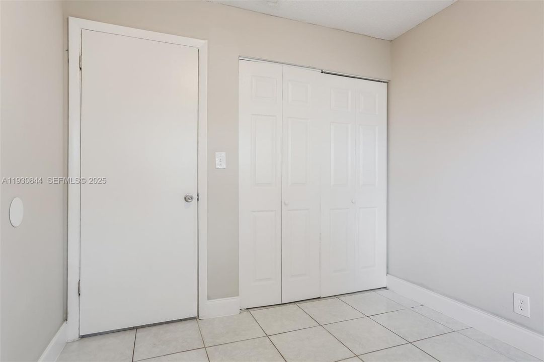 В аренду: $2,330 (3 спален, 2 ванн, 1112 Квадратных фут)