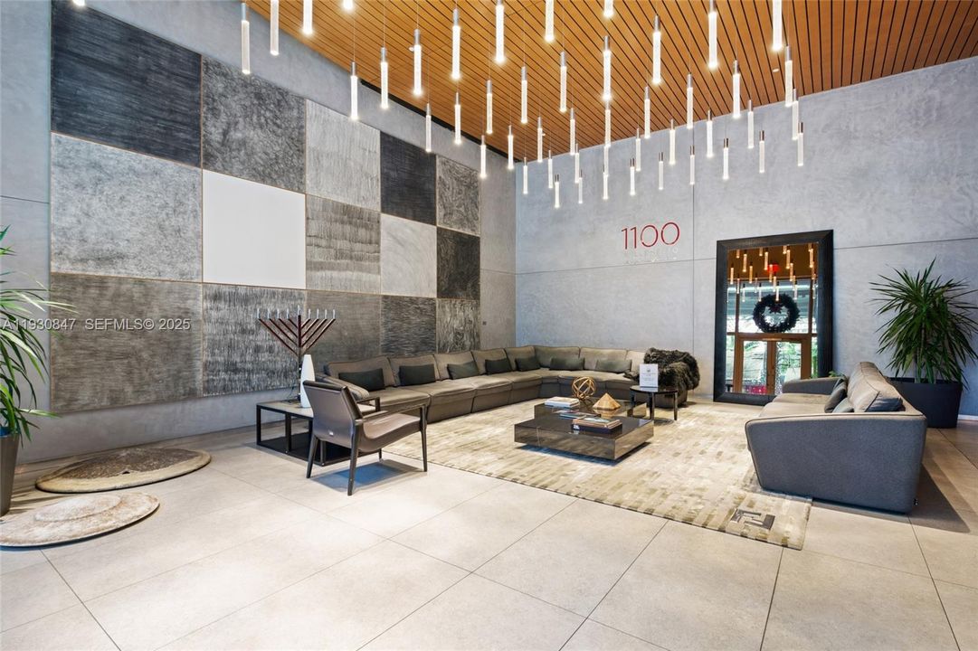 For Rent: $3,700 (1 beds, 1 baths, 891 Square Feet)