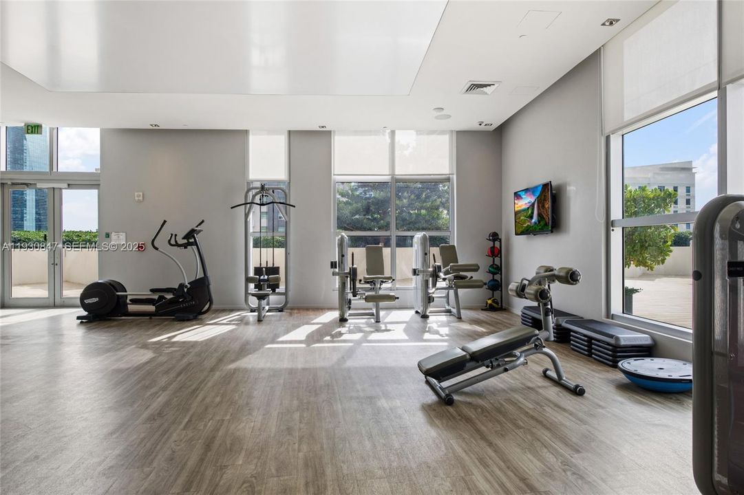 For Rent: $3,700 (1 beds, 1 baths, 891 Square Feet)