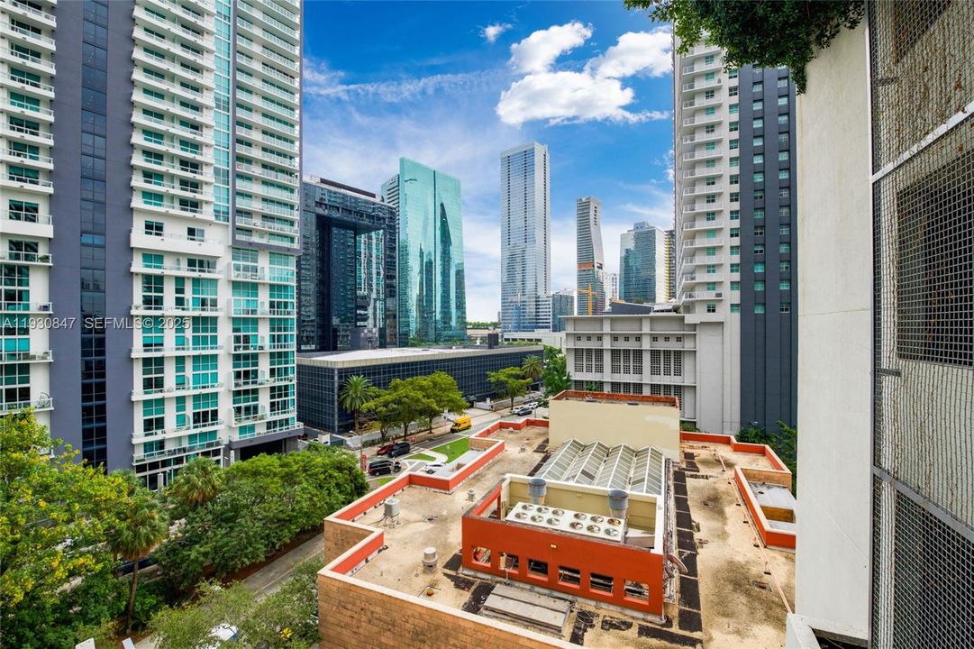 For Rent: $3,700 (1 beds, 1 baths, 891 Square Feet)