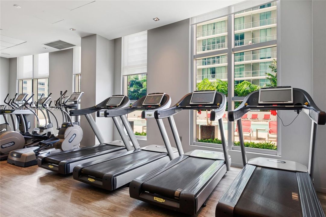 For Rent: $3,700 (1 beds, 1 baths, 891 Square Feet)