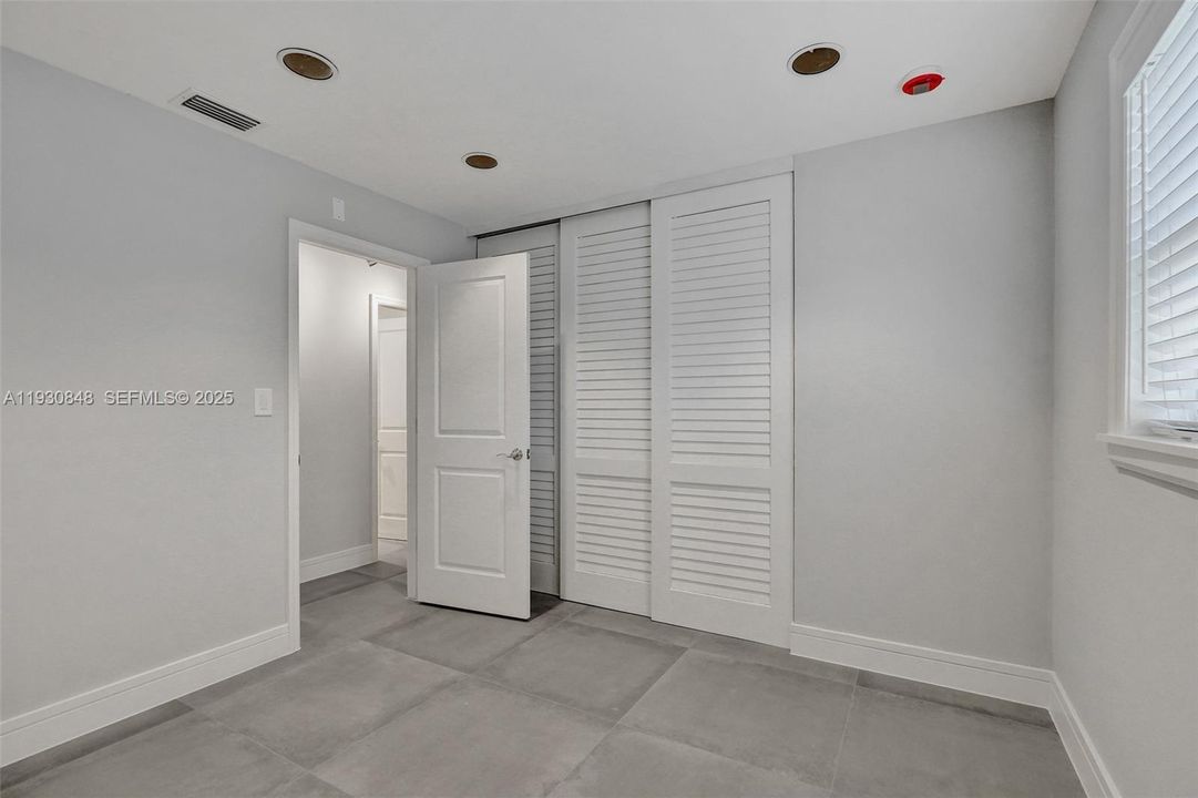 For Rent: $2,950 (3 beds, 2 baths, 1382 Square Feet)