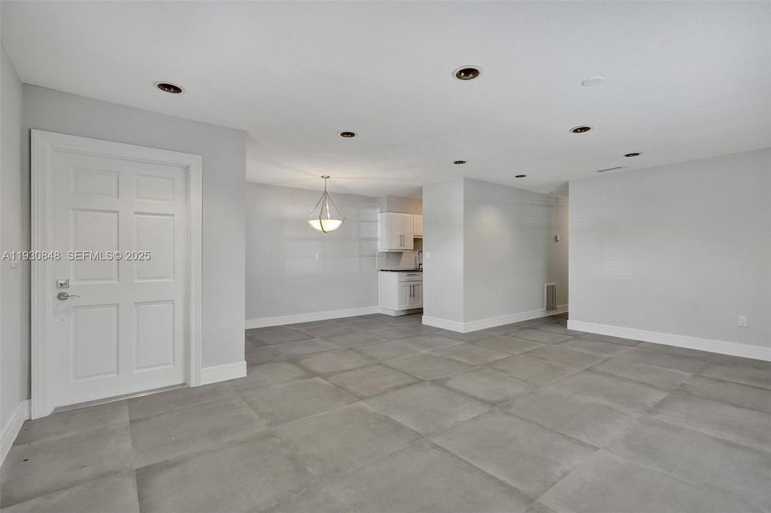 For Rent: $2,950 (3 beds, 2 baths, 1382 Square Feet)