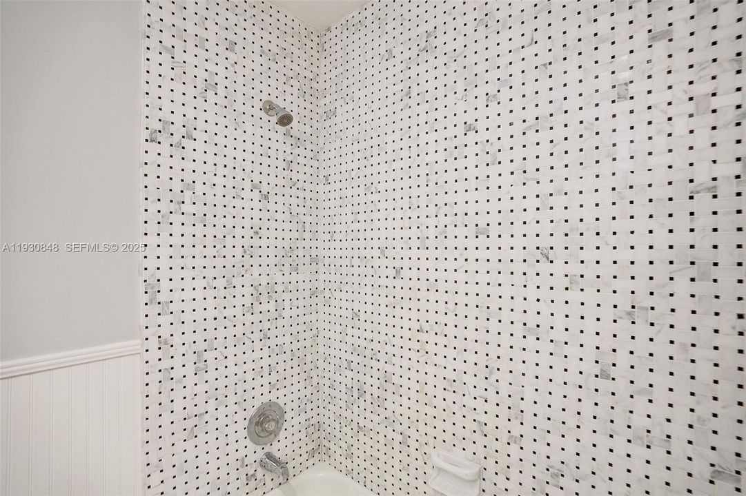 For Rent: $2,950 (3 beds, 2 baths, 1382 Square Feet)