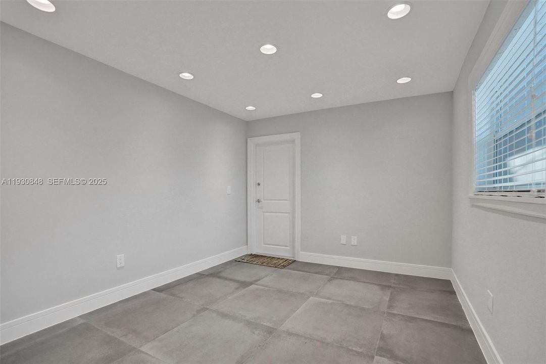 For Rent: $2,950 (3 beds, 2 baths, 1382 Square Feet)