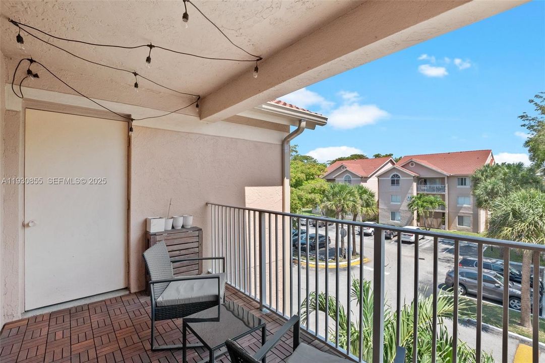 For Rent: $2,700 (3 beds, 2 baths, 1190 Square Feet)