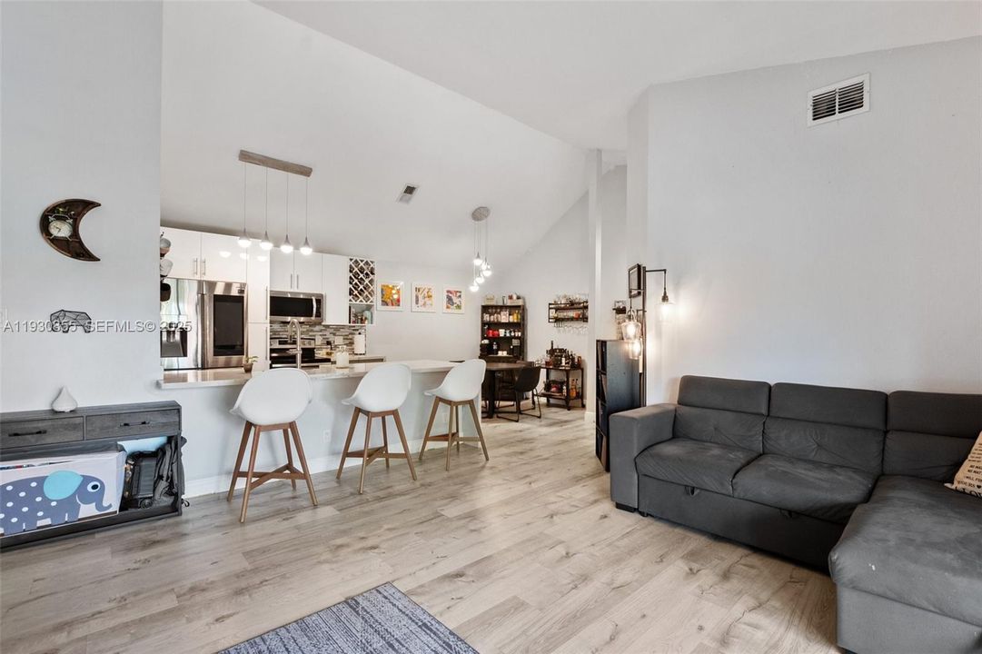 For Rent: $2,700 (3 beds, 2 baths, 1190 Square Feet)