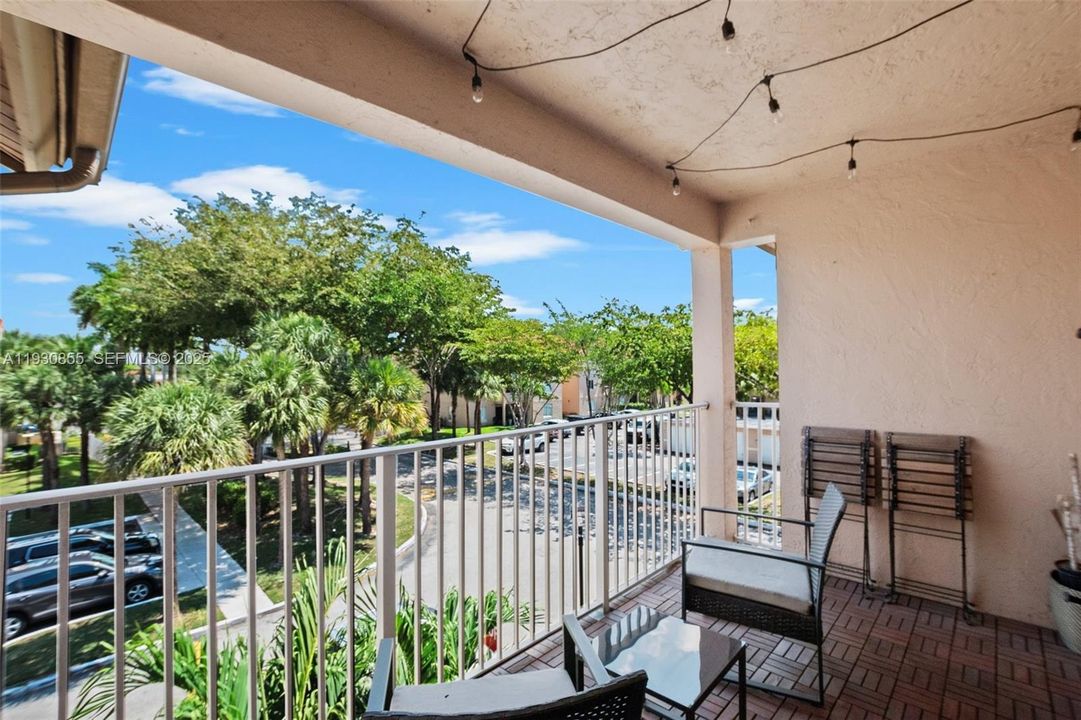 For Rent: $2,700 (3 beds, 2 baths, 1190 Square Feet)