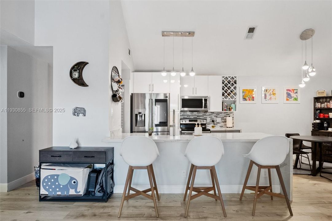 For Rent: $2,700 (3 beds, 2 baths, 1190 Square Feet)