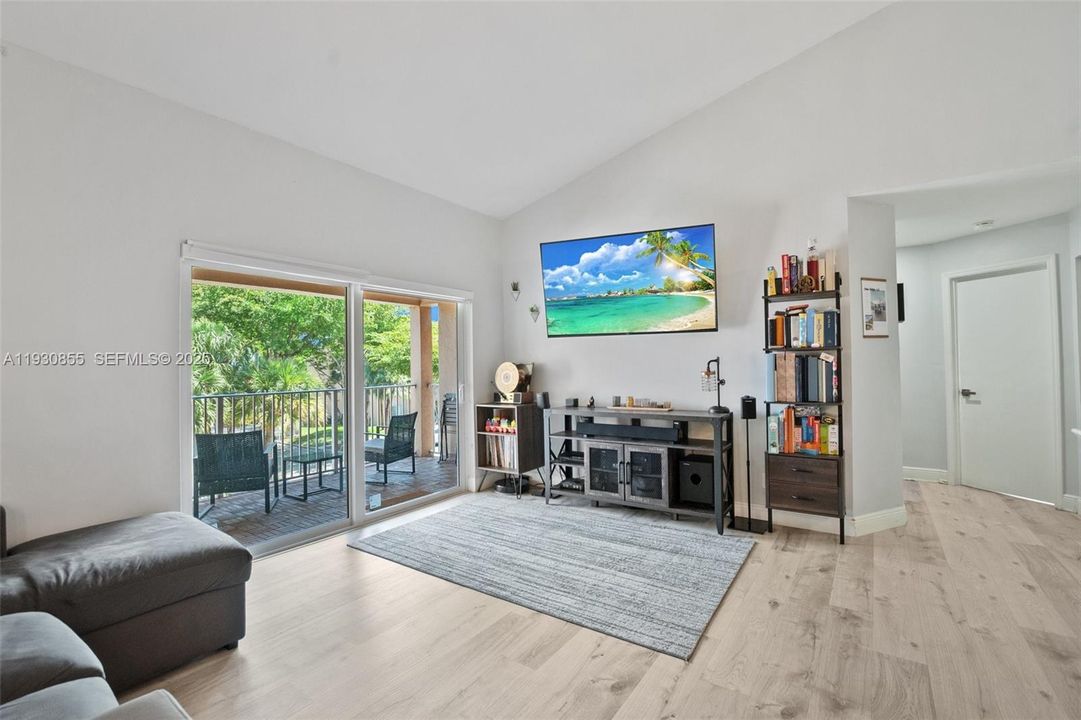 For Rent: $2,700 (3 beds, 2 baths, 1190 Square Feet)