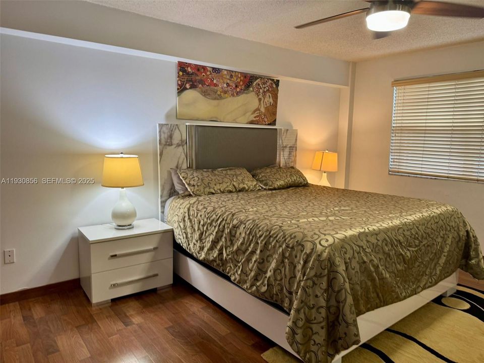 En Venta: $375,000 (2 camas, 2 baños, 970 Pies cuadrados)