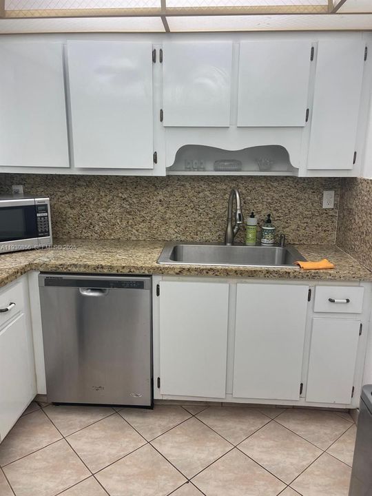 En Venta: $375,000 (2 camas, 2 baños, 970 Pies cuadrados)