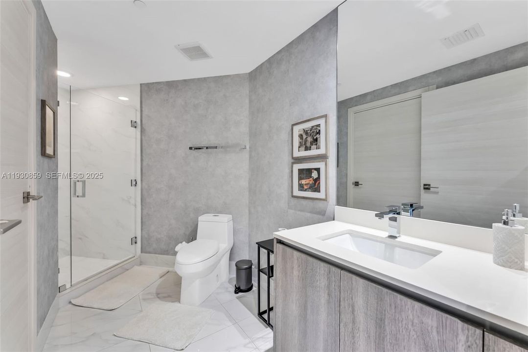 For Sale: $1,049,000 (2 beds, 2 baths, 1152 Square Feet)