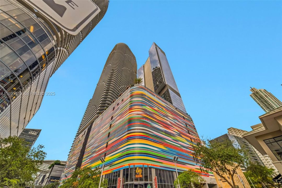 For Sale: $1,049,000 (2 beds, 2 baths, 1152 Square Feet)