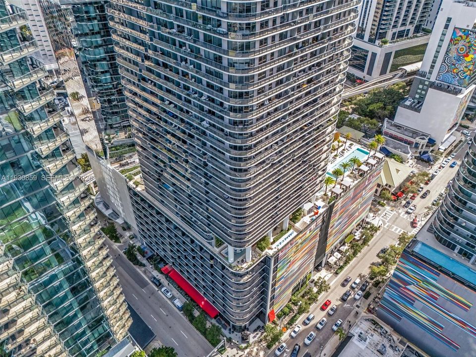 For Sale: $1,049,000 (2 beds, 2 baths, 1152 Square Feet)