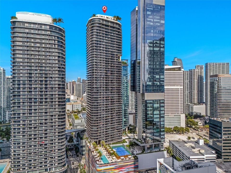 For Sale: $1,049,000 (2 beds, 2 baths, 1152 Square Feet)