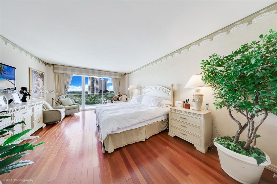 待售: $2,350,000 (3 贝兹, 3 浴室, 2800 平方英尺)