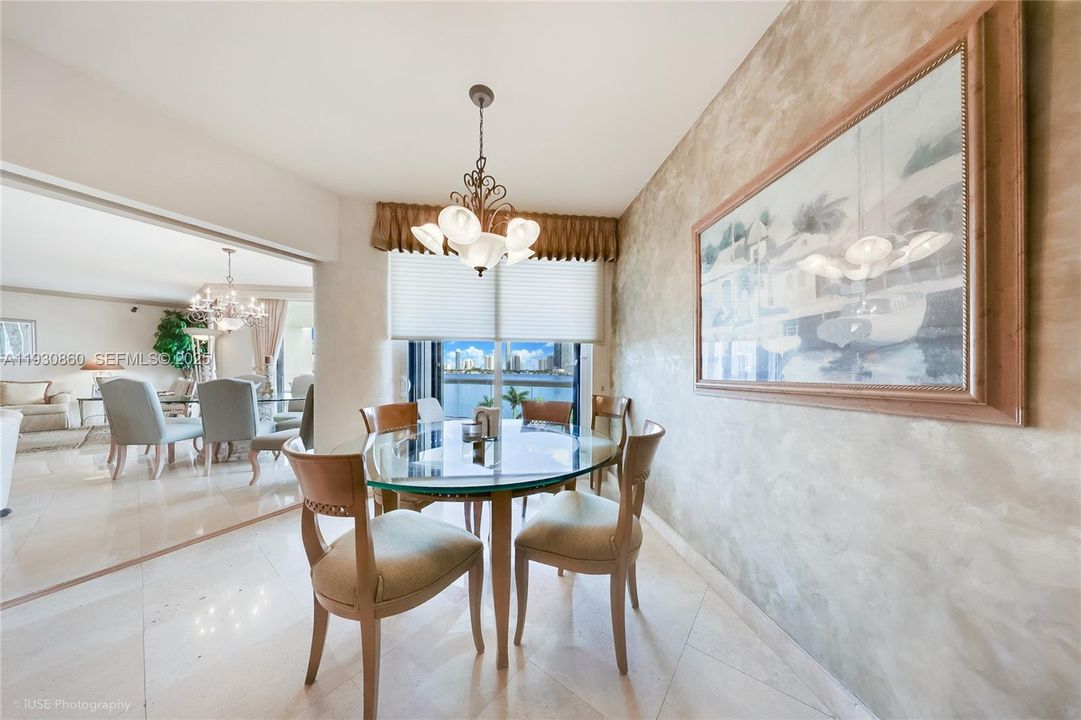 待售: $2,350,000 (3 贝兹, 3 浴室, 2800 平方英尺)