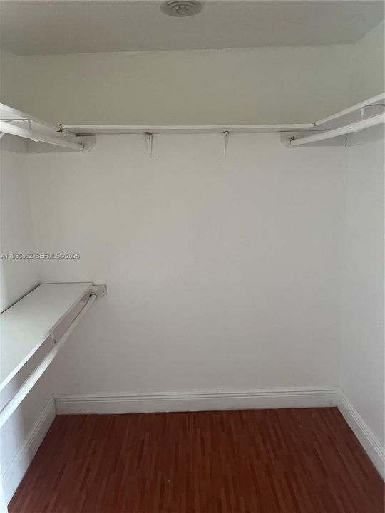 В аренду: $2,100 (2 спален, 2 ванн, 1030 Квадратных фут)