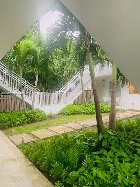 На продажу: $249,000 (1 спален, 1 ванн, 475 Квадратных фут)