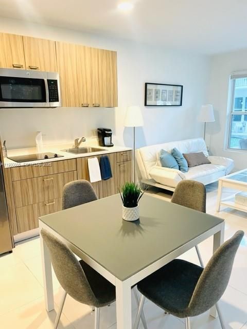 На продажу: $249,000 (1 спален, 1 ванн, 475 Квадратных фут)