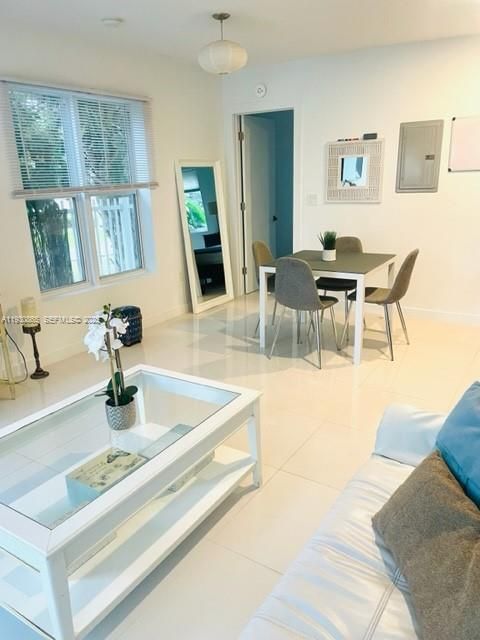 На продажу: $249,000 (1 спален, 1 ванн, 475 Квадратных фут)