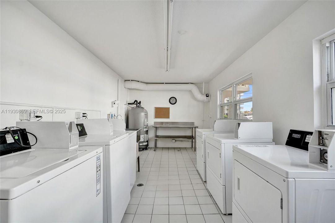 For Sale: $420,000 (2 beds, 2 baths, 1050 Square Feet)