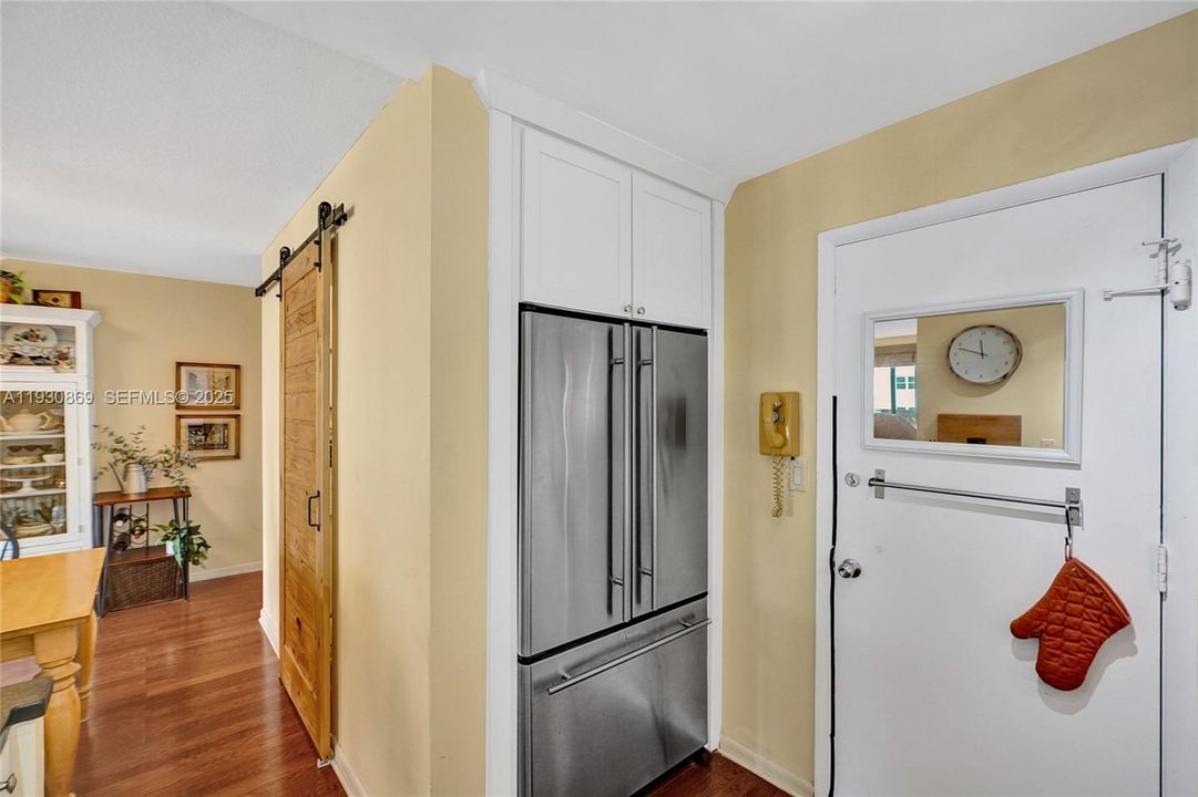 For Sale: $420,000 (2 beds, 2 baths, 1050 Square Feet)