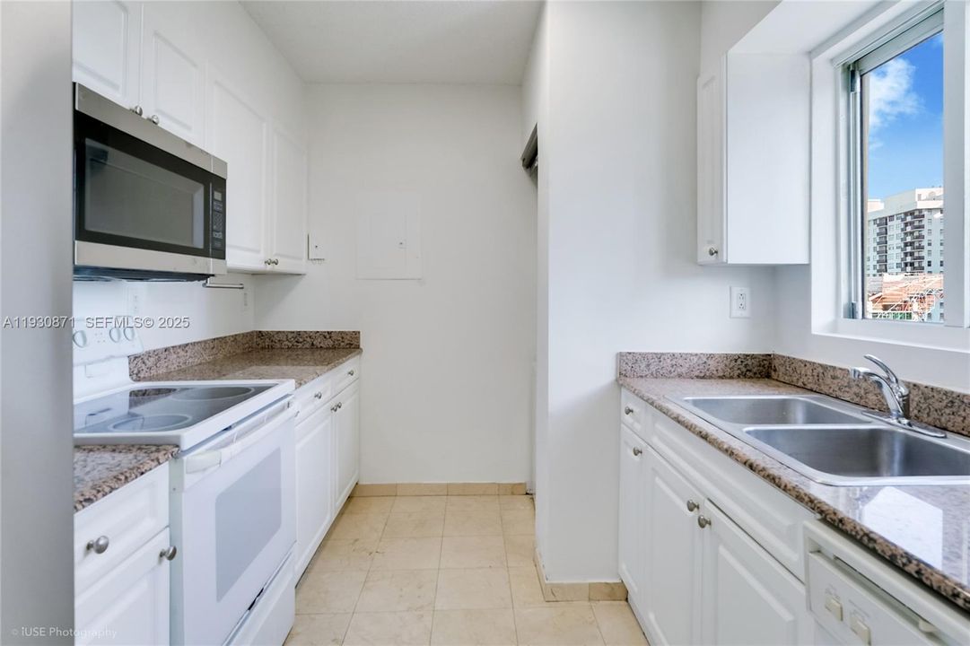 En Renta: $4,250 (2 camas, 2 baños, 970 Pies cuadrados)