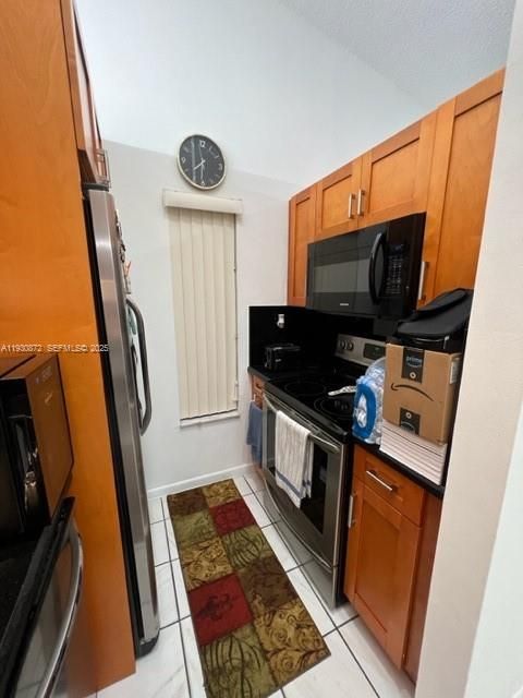 В аренду: $2,400 (2 спален, 2 ванн, 760 Квадратных фут)