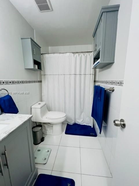 В аренду: $2,400 (2 спален, 2 ванн, 760 Квадратных фут)