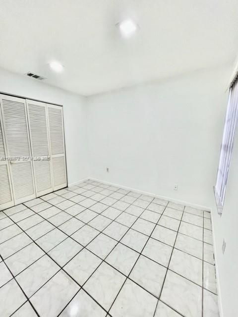 В аренду: $2,400 (2 спален, 2 ванн, 760 Квадратных фут)