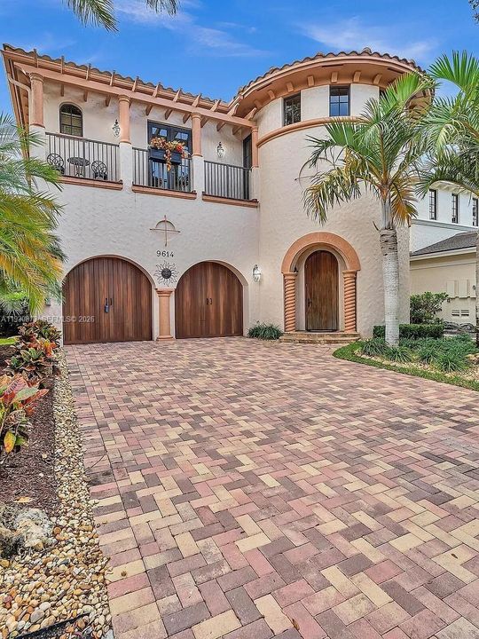 For Sale: $1,525,000 (5 beds, 3 baths, 3972 Square Feet)