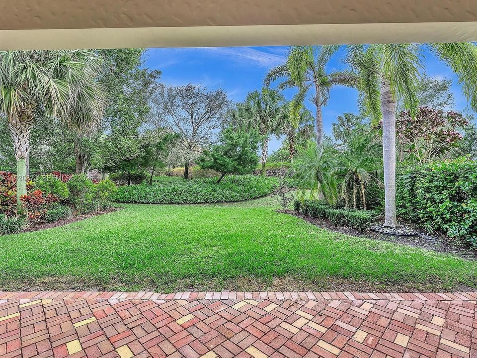 For Sale: $1,525,000 (5 beds, 3 baths, 3972 Square Feet)
