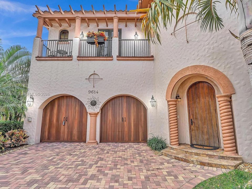 For Sale: $1,525,000 (5 beds, 3 baths, 3972 Square Feet)