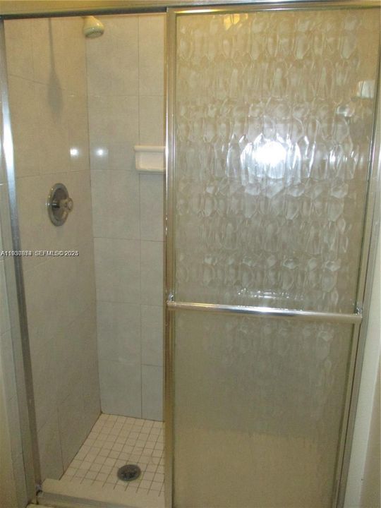 出租: $2,250 (2 贝兹, 2 浴室, 976 平方英尺)