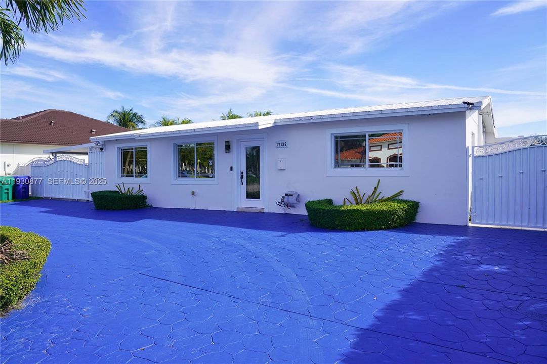 For Rent: $5,200 (2 beds, 2 baths, 1802 Square Feet)