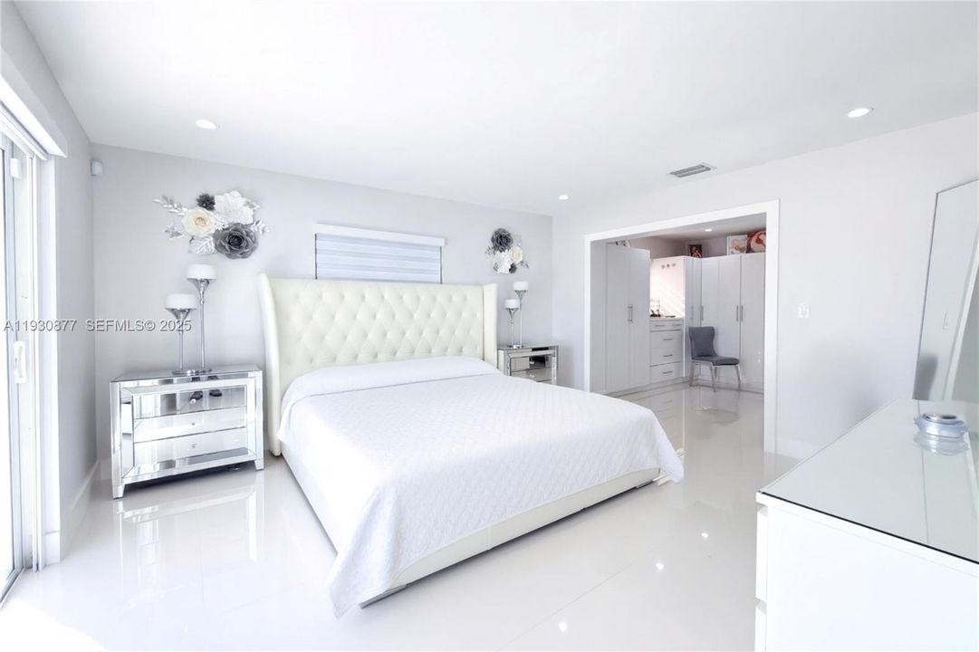 For Rent: $5,200 (2 beds, 2 baths, 1802 Square Feet)