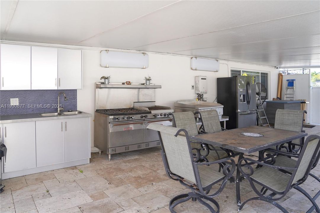 For Rent: $5,200 (2 beds, 2 baths, 1802 Square Feet)