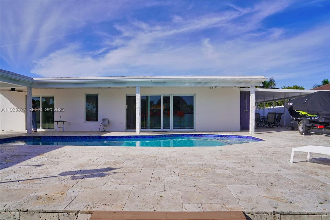 For Rent: $5,200 (2 beds, 2 baths, 1802 Square Feet)