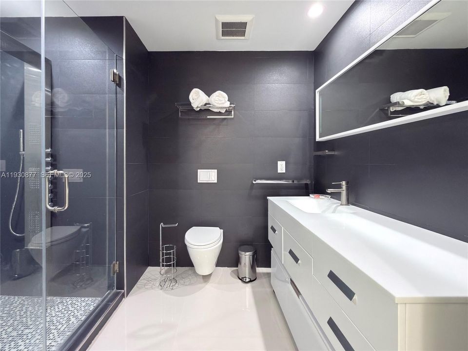 For Rent: $5,200 (2 beds, 2 baths, 1802 Square Feet)