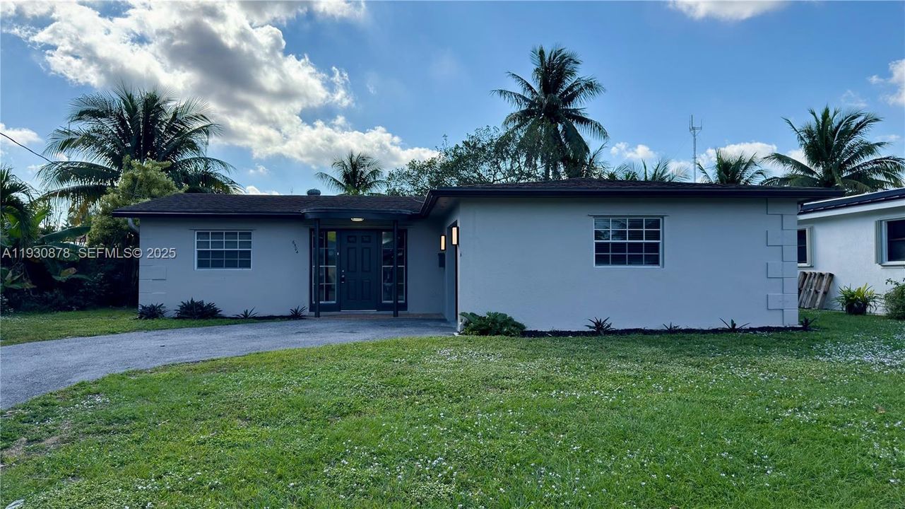 En Renta: $3,160 (3 camas, 2 baños, 1370 Pies cuadrados)